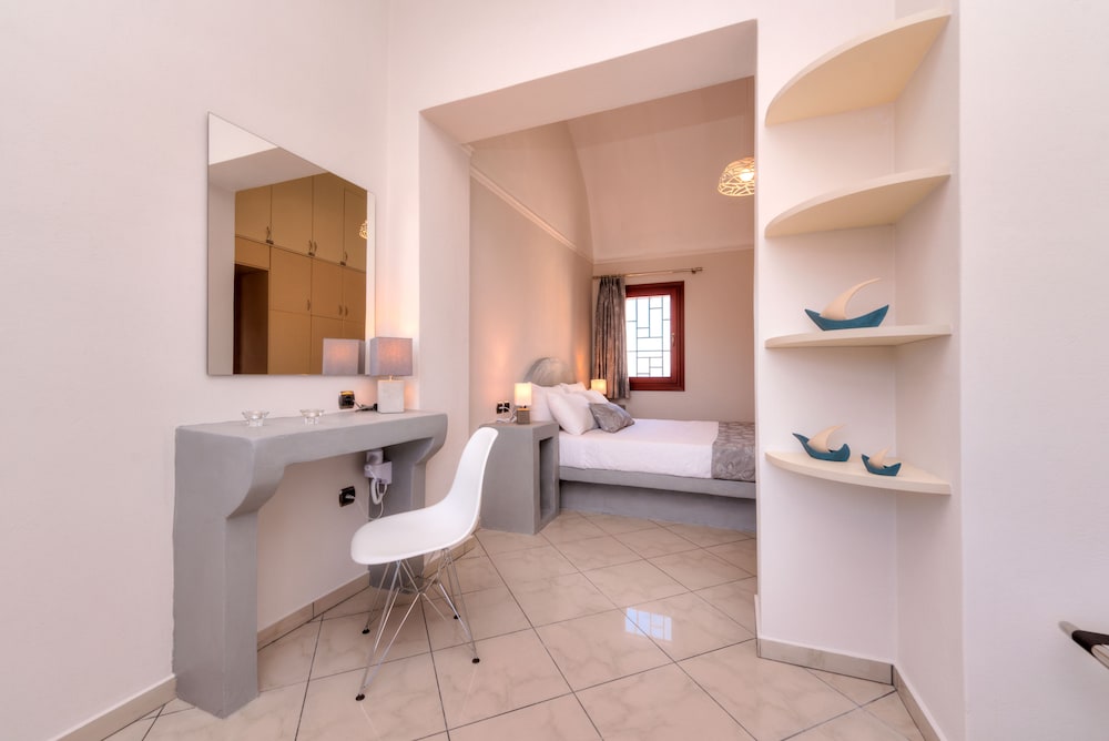 Akrotiri Apartments 49/50