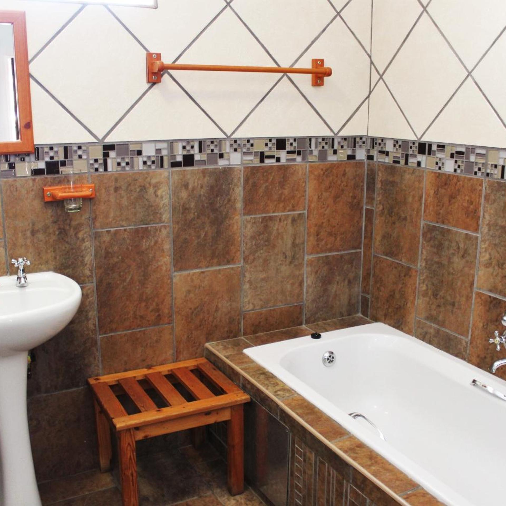 Ngwenya Boutique Hotel 48/49