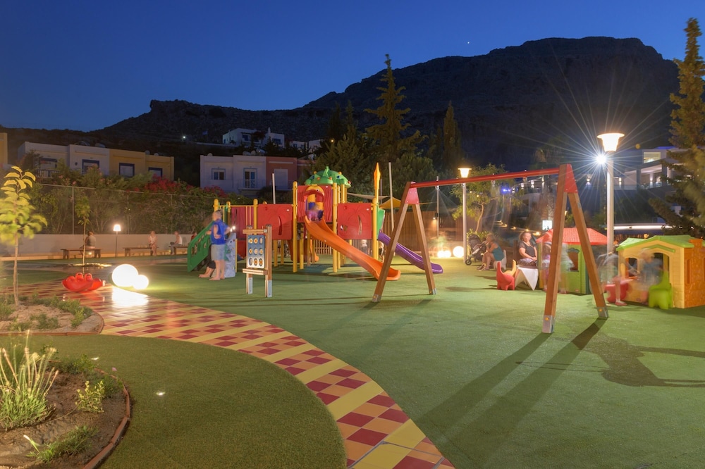 Porto Angeli Beach Resort 69/76