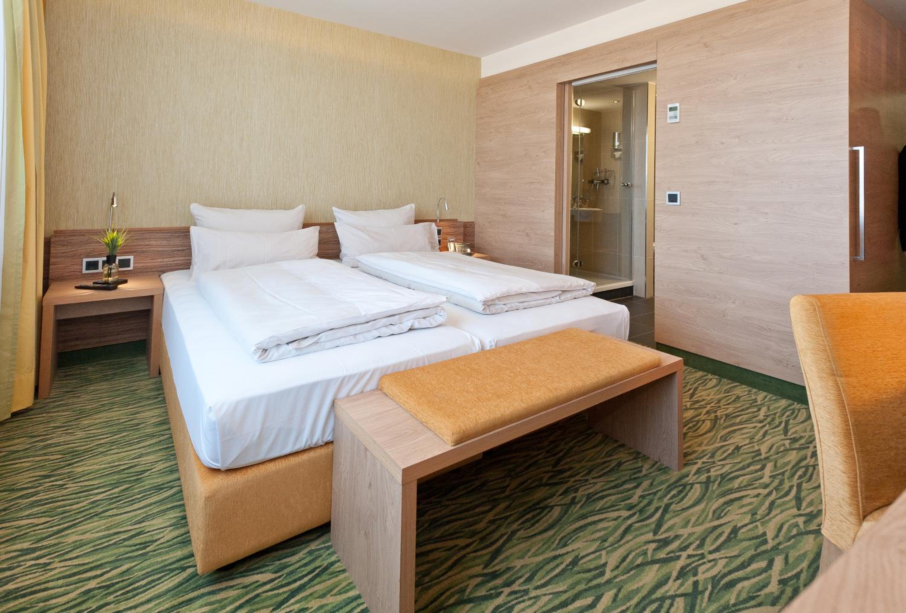 غرفة قياسية بسرير كينج، Hotel Bildungsblick 4/7