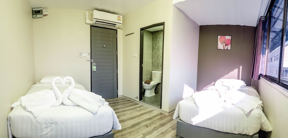 Kim Korner Hotel 33/54