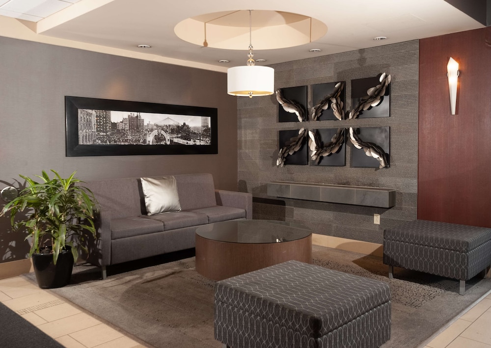 DoubleTree by Hilton Cleveland Downtown Lakeside 38/67