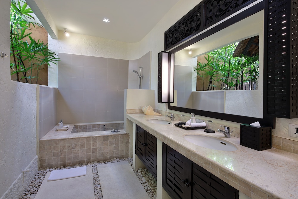 Impiana Private Villas Seminyak Hotel 19/44