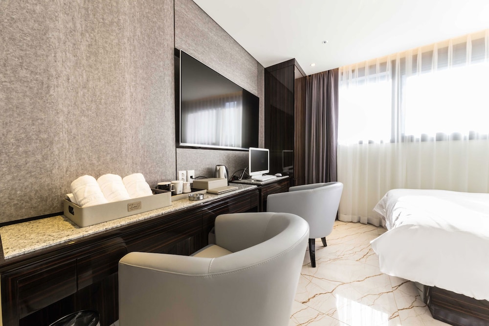 Indipresent Hotel 25/25