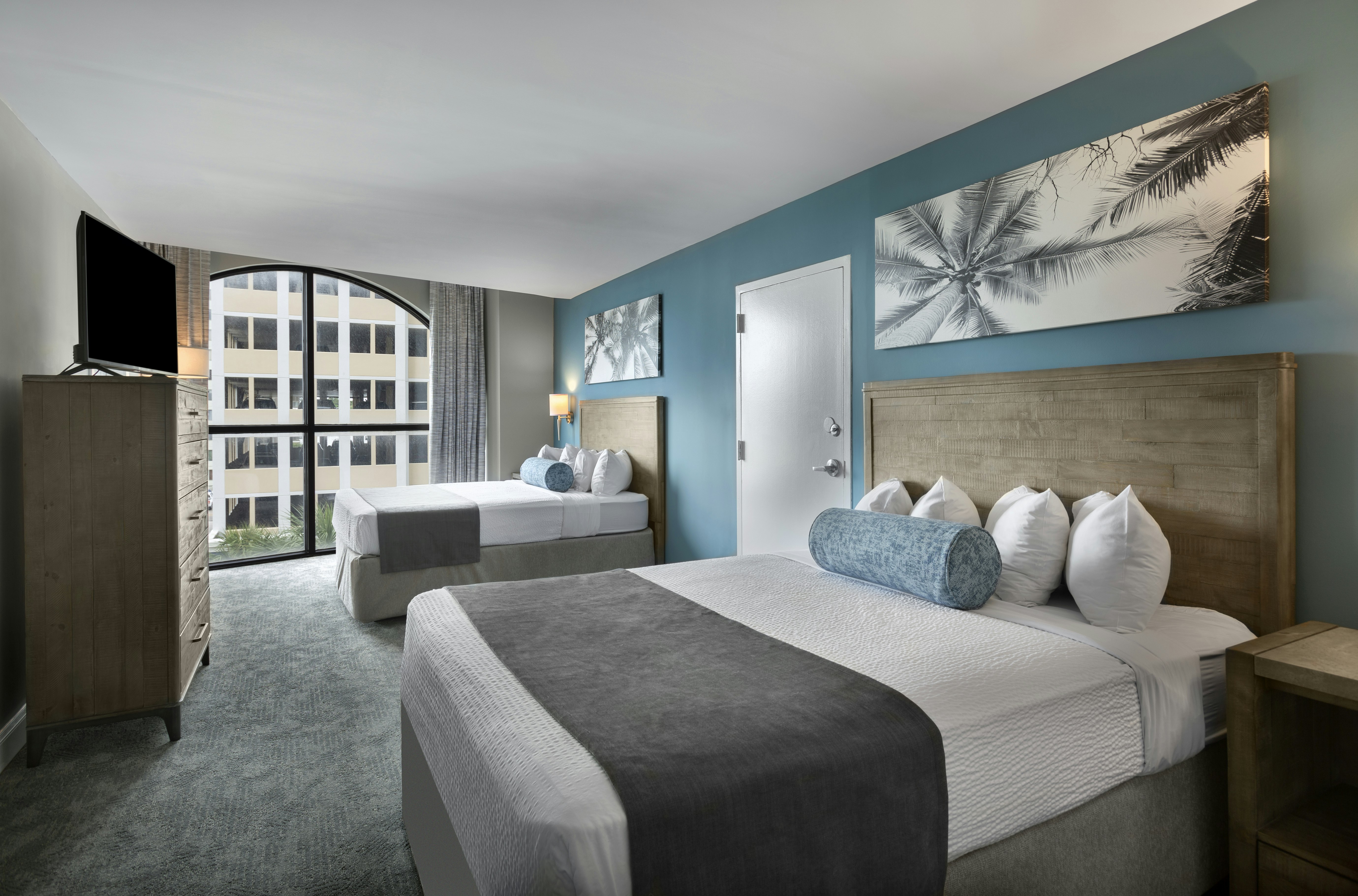 Breakers Resort 23/80