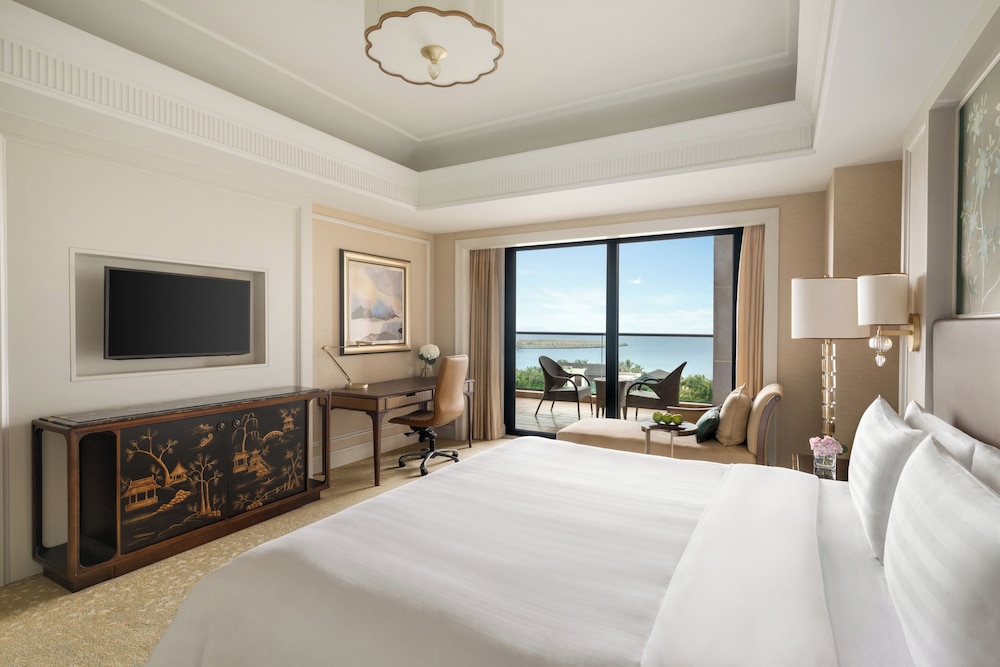 SUPERIOR, SUITE, KING BED, OCEAN VIEW