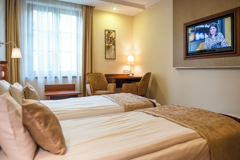 Gold Hotel Budapest 18/68