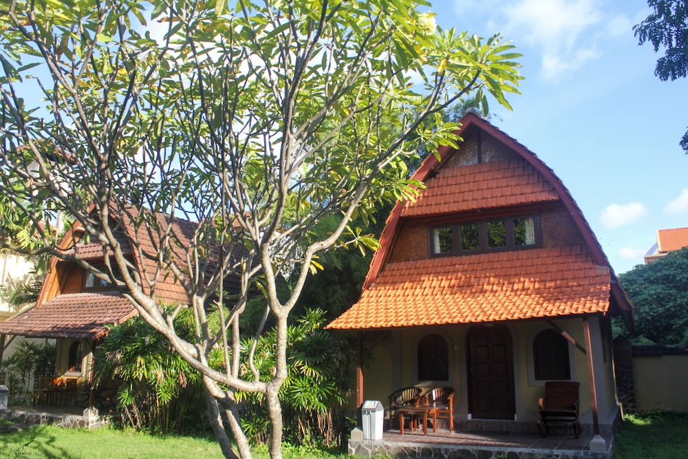 Suji Bungalow 4/66
