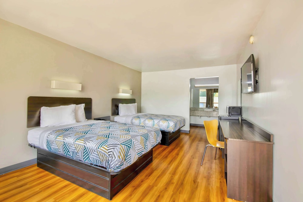 2 Full Beds - Non-Smoking
