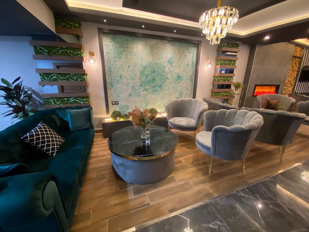 Grand Zara Hotel 33/49