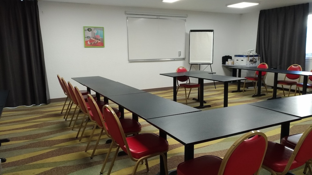 Ibis Styles Gien 44/52