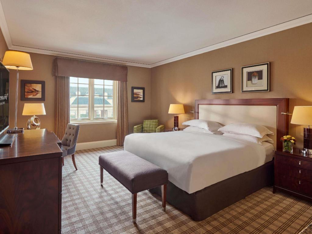 Atrium, King Bed