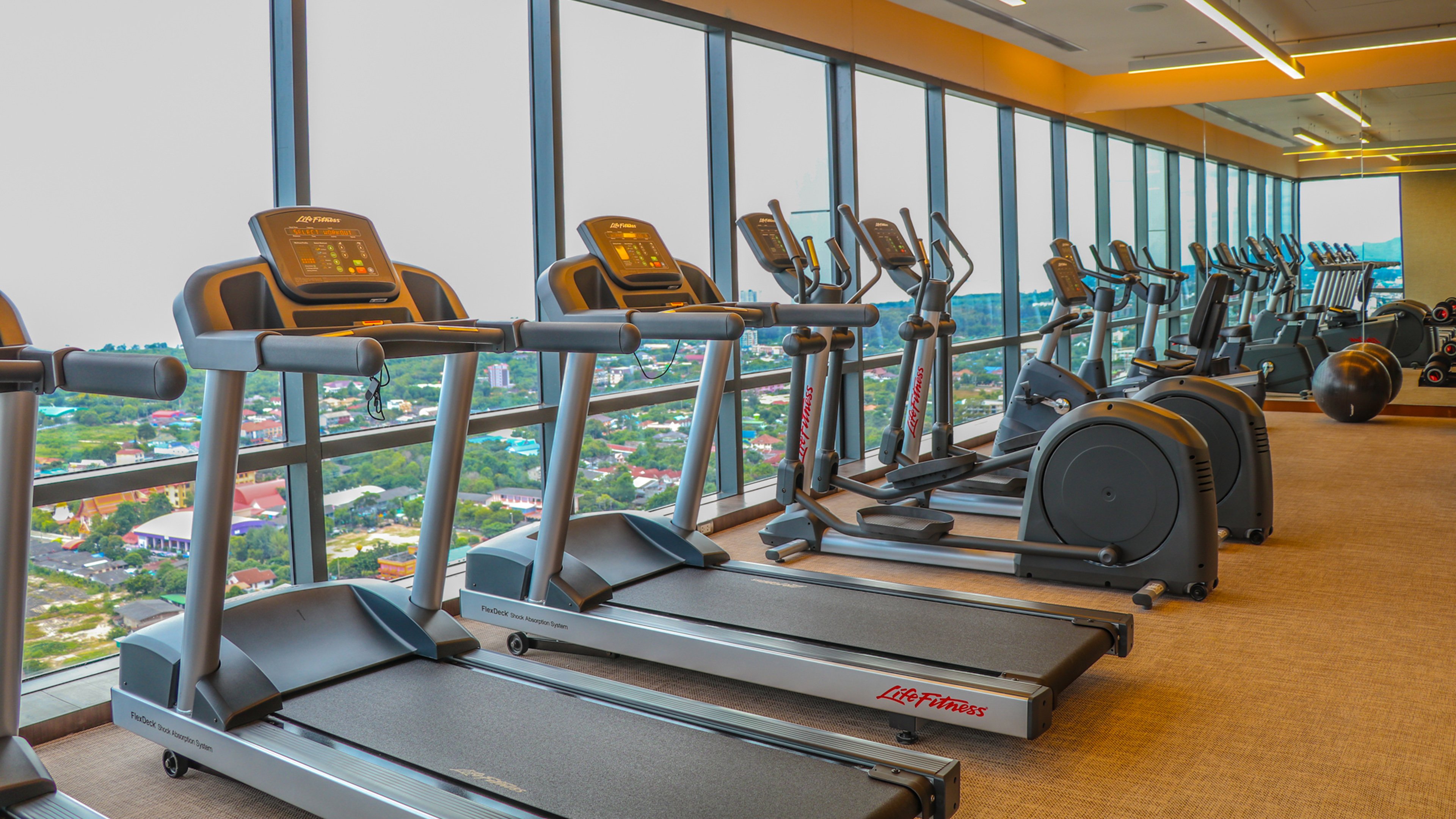 Holiday Inn & Suites Rayong City Centre 43/77