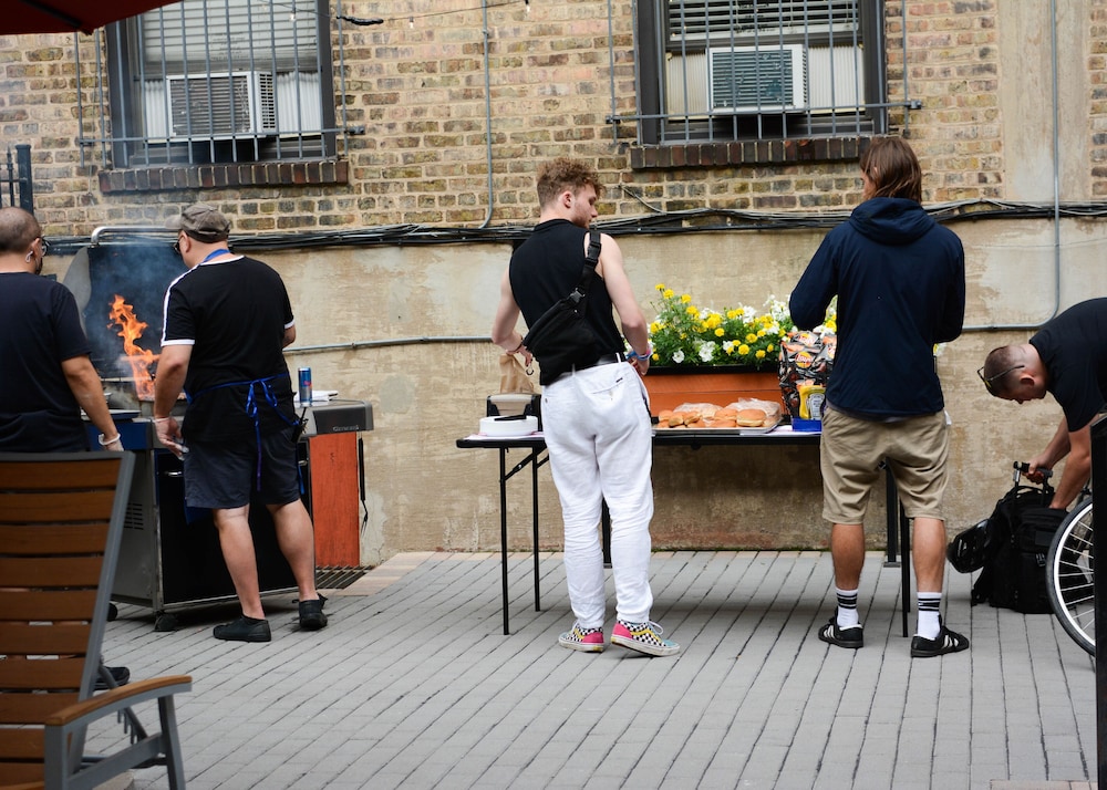 Chicago Getaway Hostel 10/50