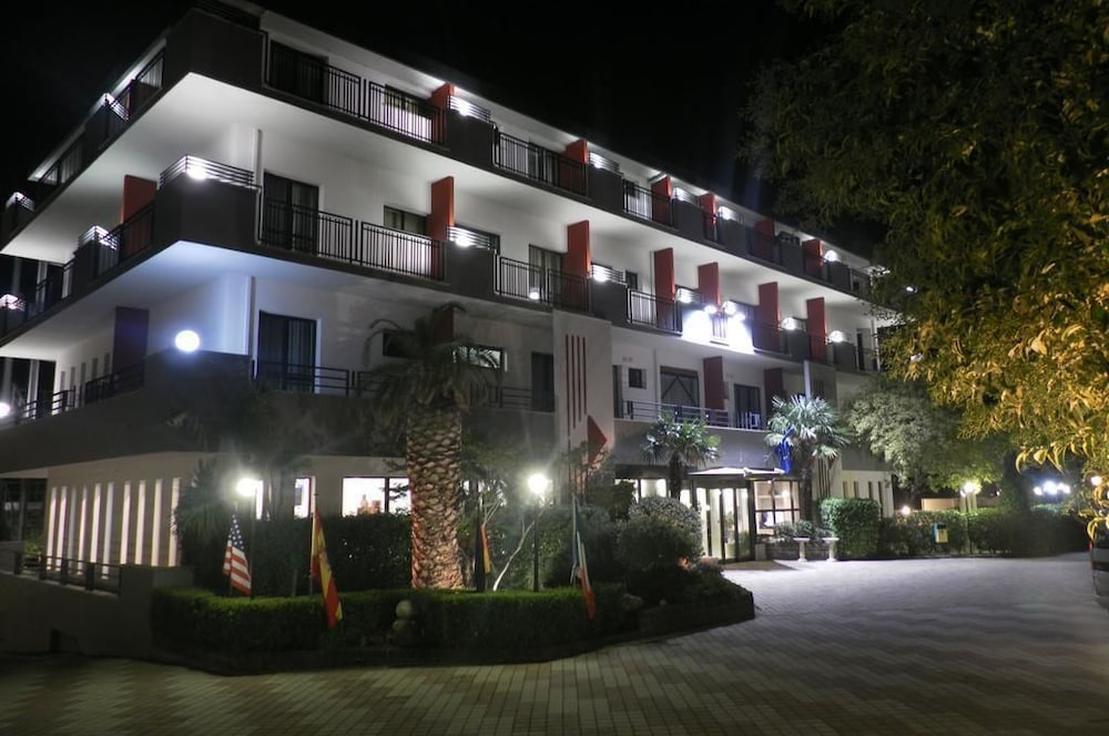Sant Elia Hotel 1/49