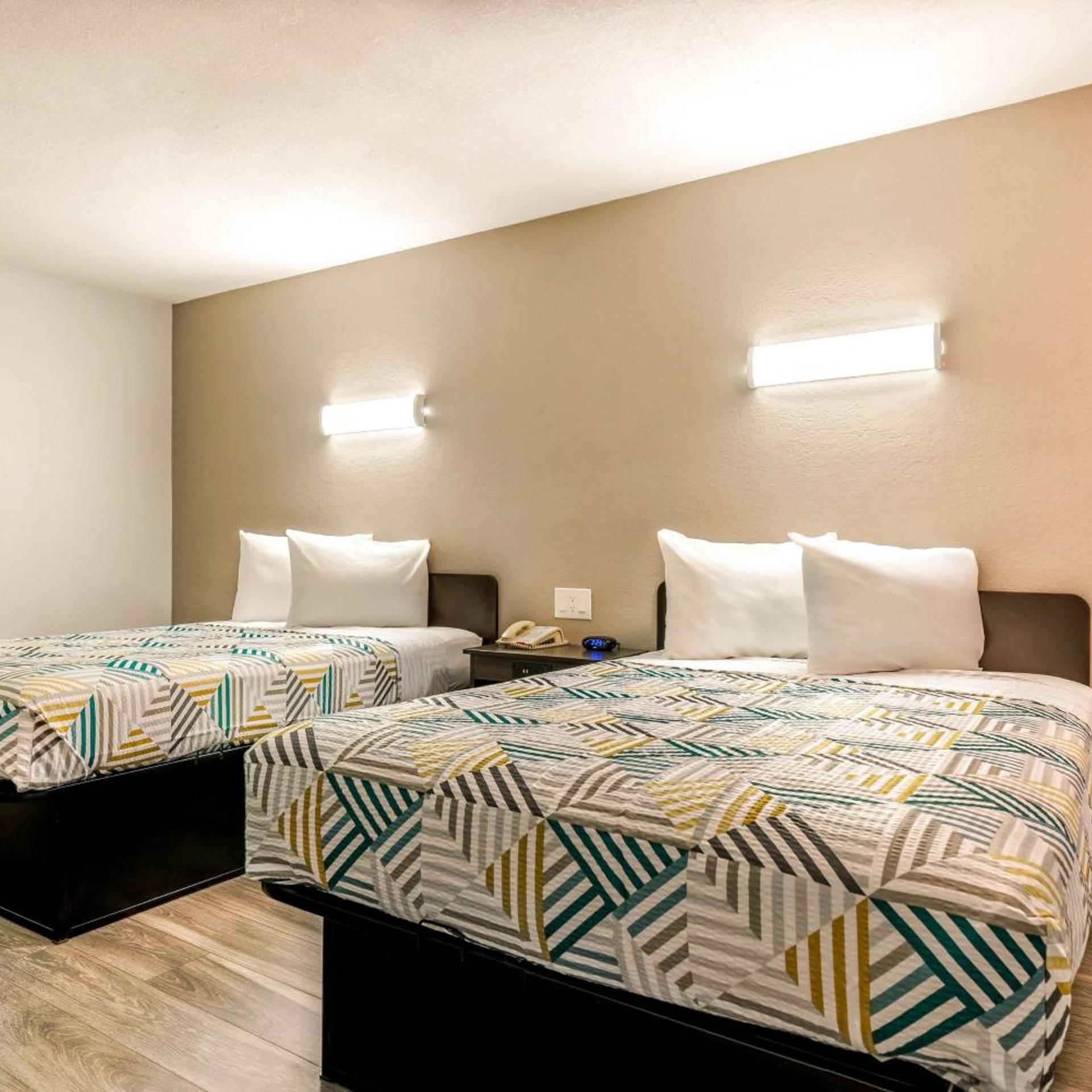 ROOM, QUADRUPLE
