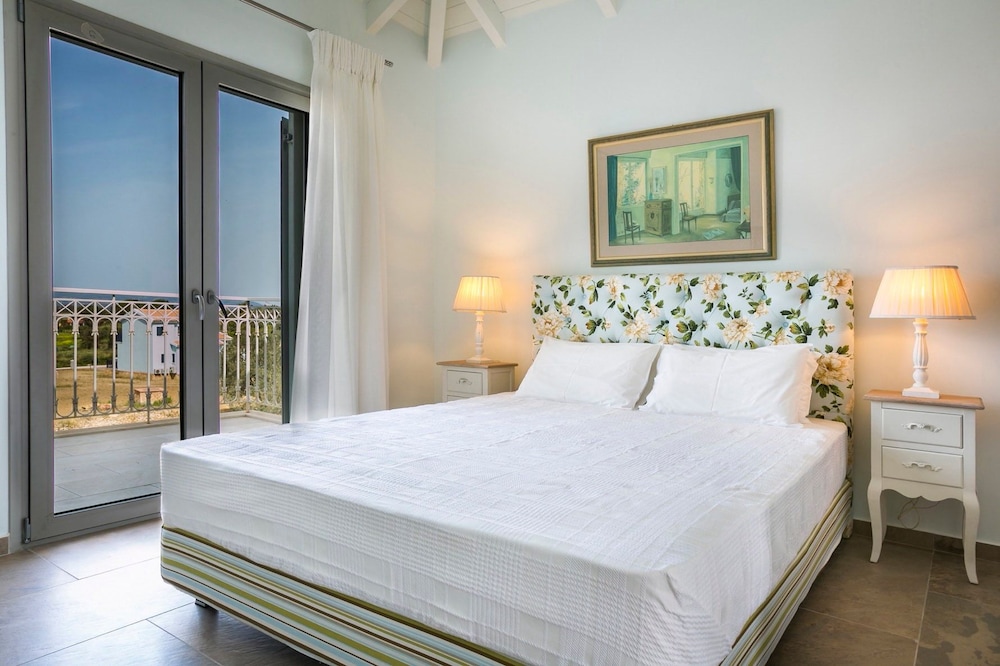 APHRODITE, VILLA