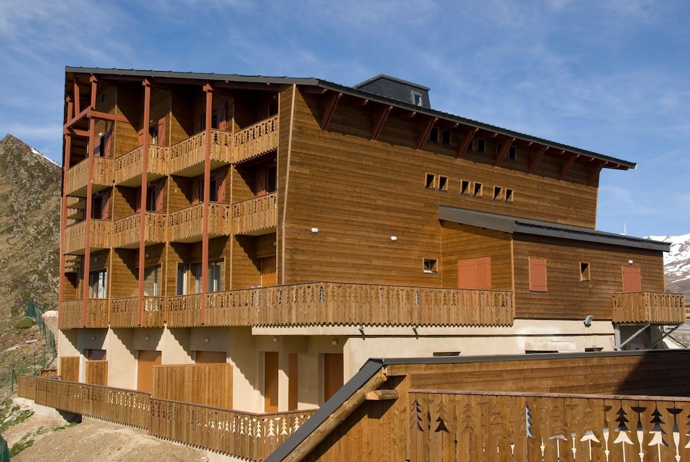 Residence Lagrange Vacances Les Chalets De L'adet 1/18