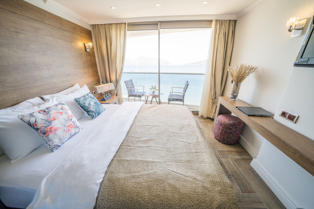 غرفة قياسية بسرير مزدوج بإطلالة على البحر، Aurasia Beach Hotel 3/6
