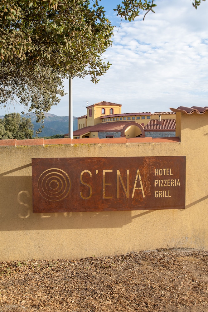 S'Ena Hotel 4/50