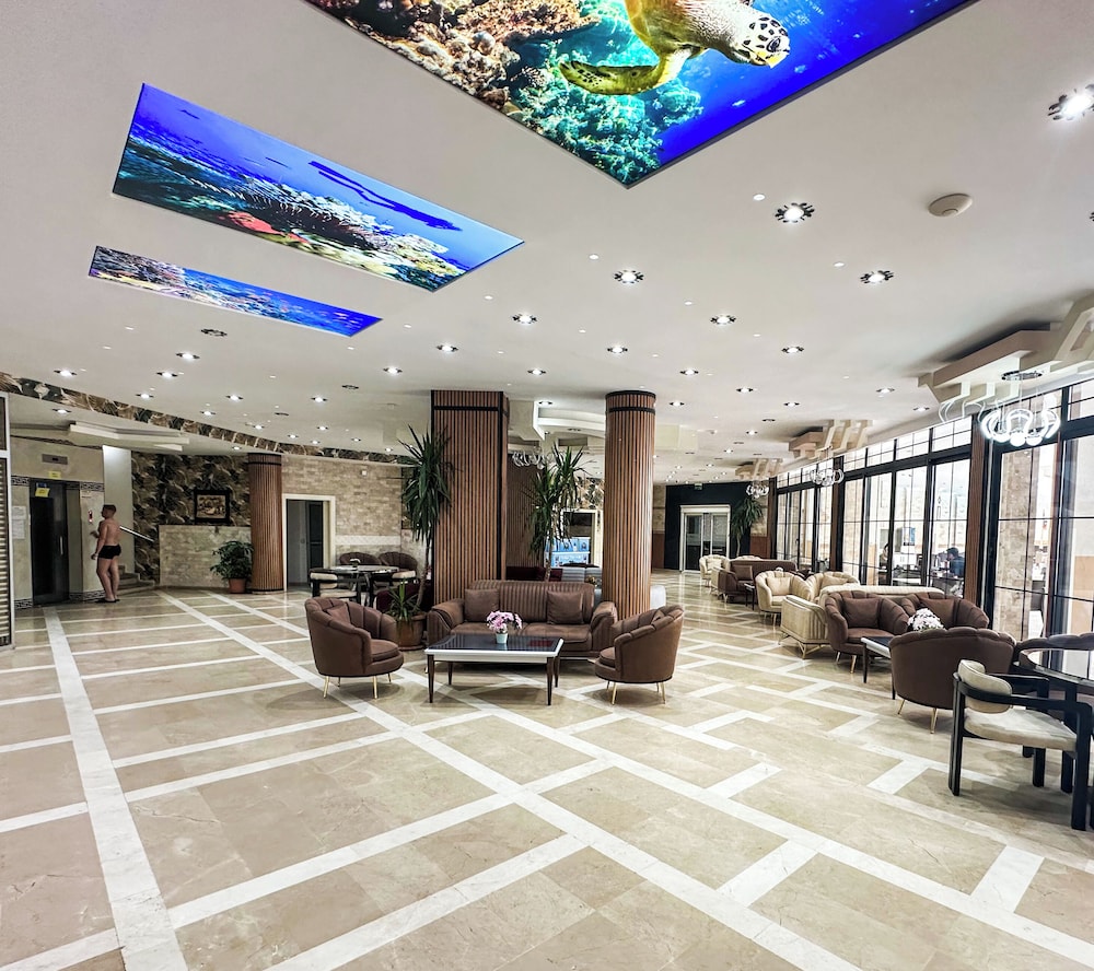 Monte Carlo Hotel 12/50