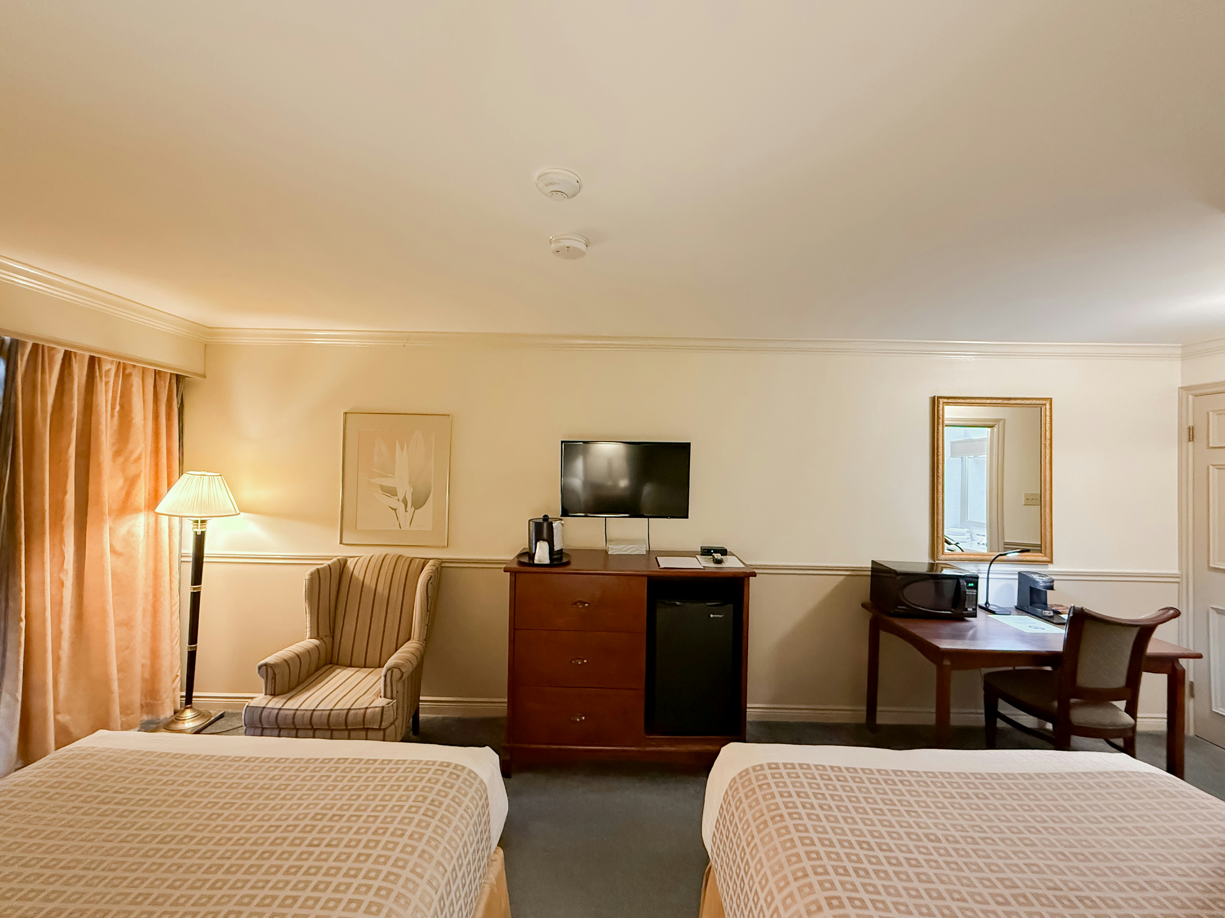 Inn On The Lake 10/29