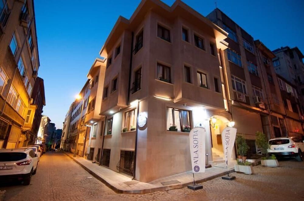 Ala Sofia Hotel 58/65