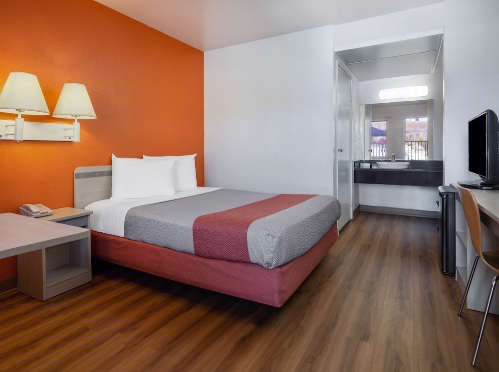 Motel6 Oceanside, CA 37/62