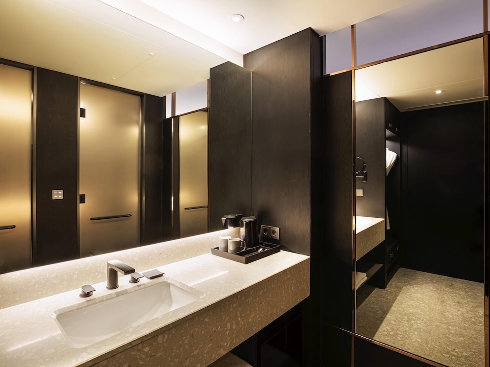 Mercure Ambassador Seoul Hongdae 68/72