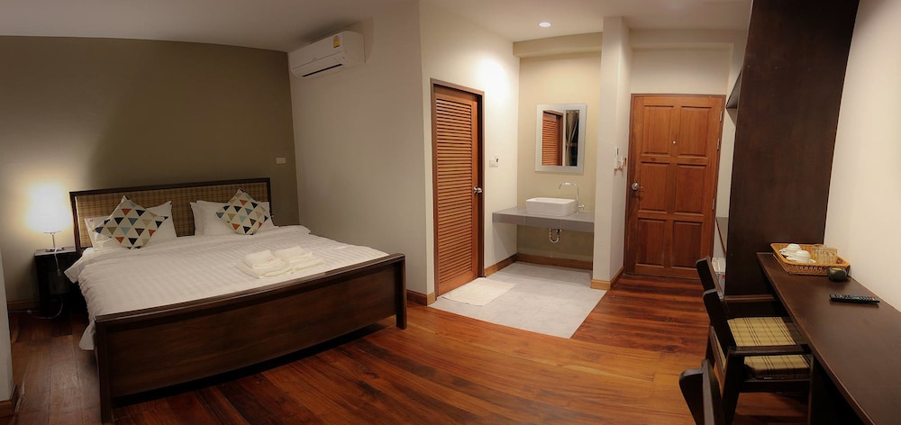 Phumin Place Hotel 10/28