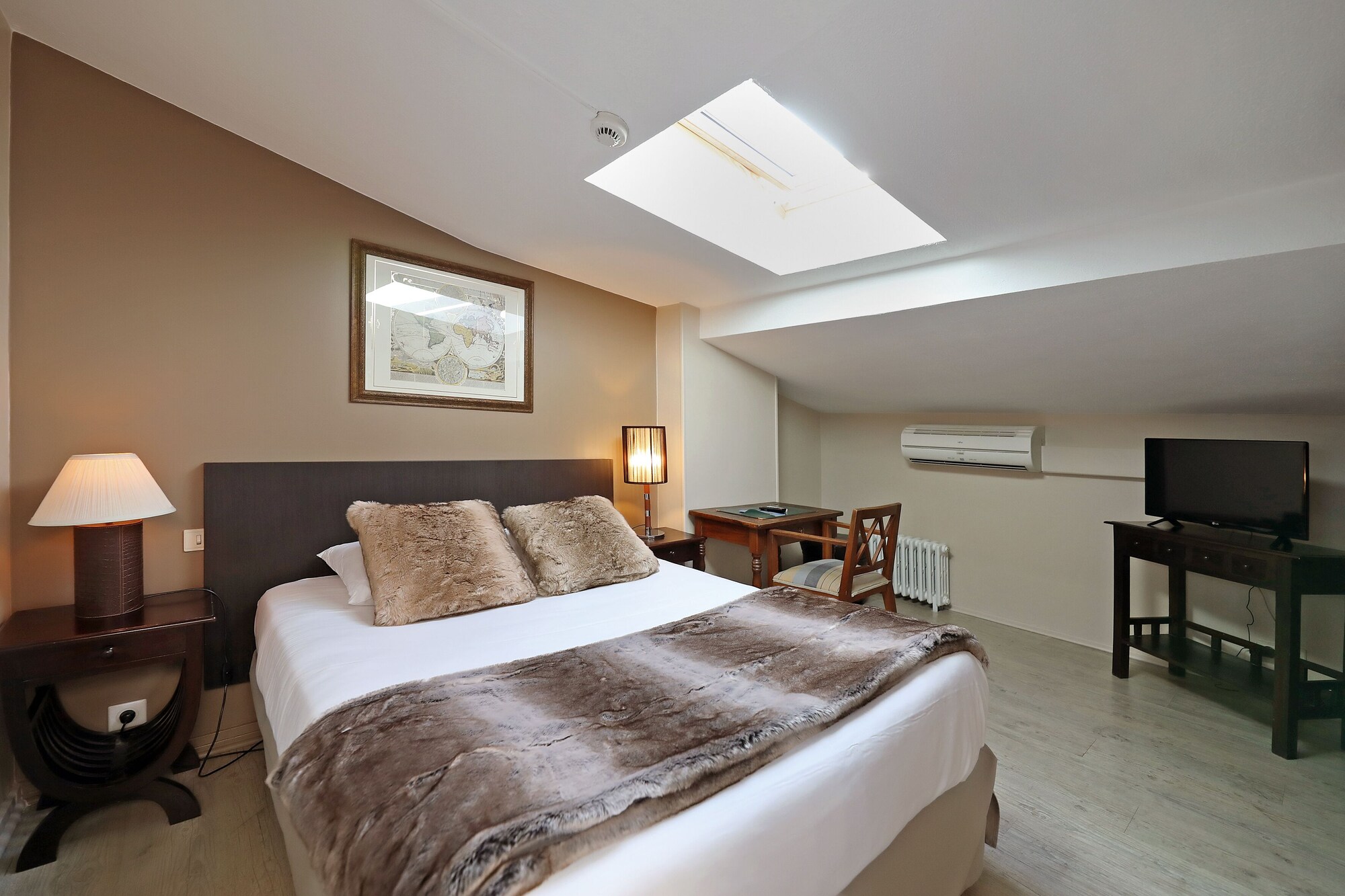 Economy, Double Bed, Attic