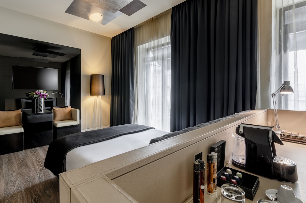 9 Hotel Mercy X Mercy Hotel 7/50
