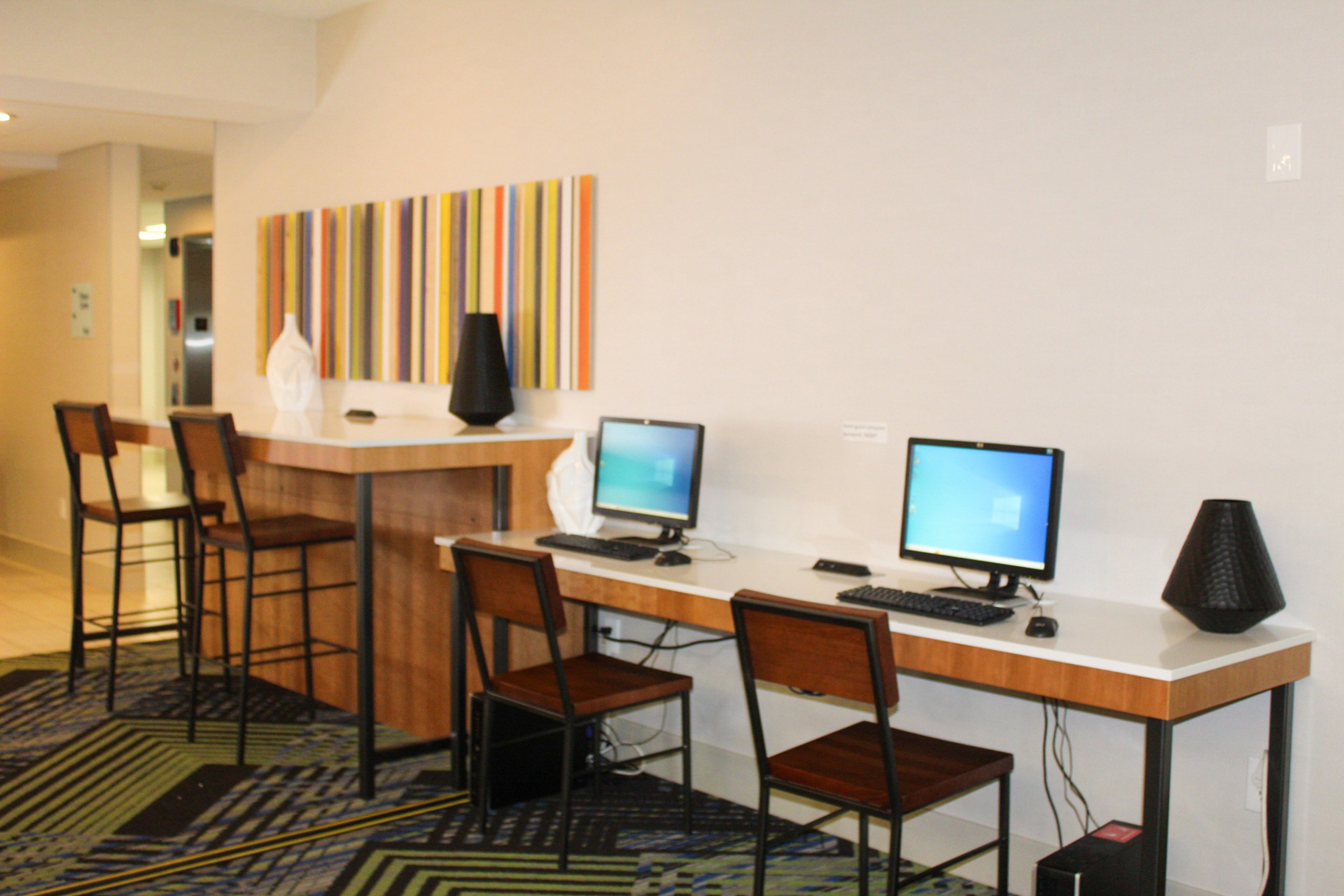 Holiday Inn Express & Suites Martinsville-Bloomington Area 14/16