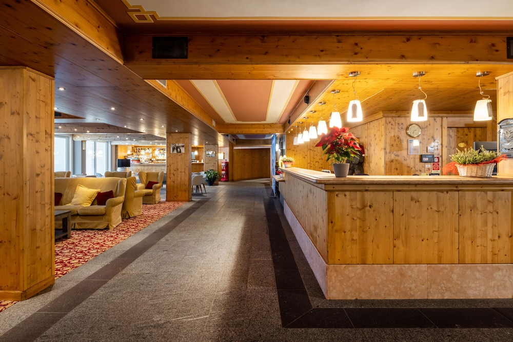 Hotel Piandineve 5/64