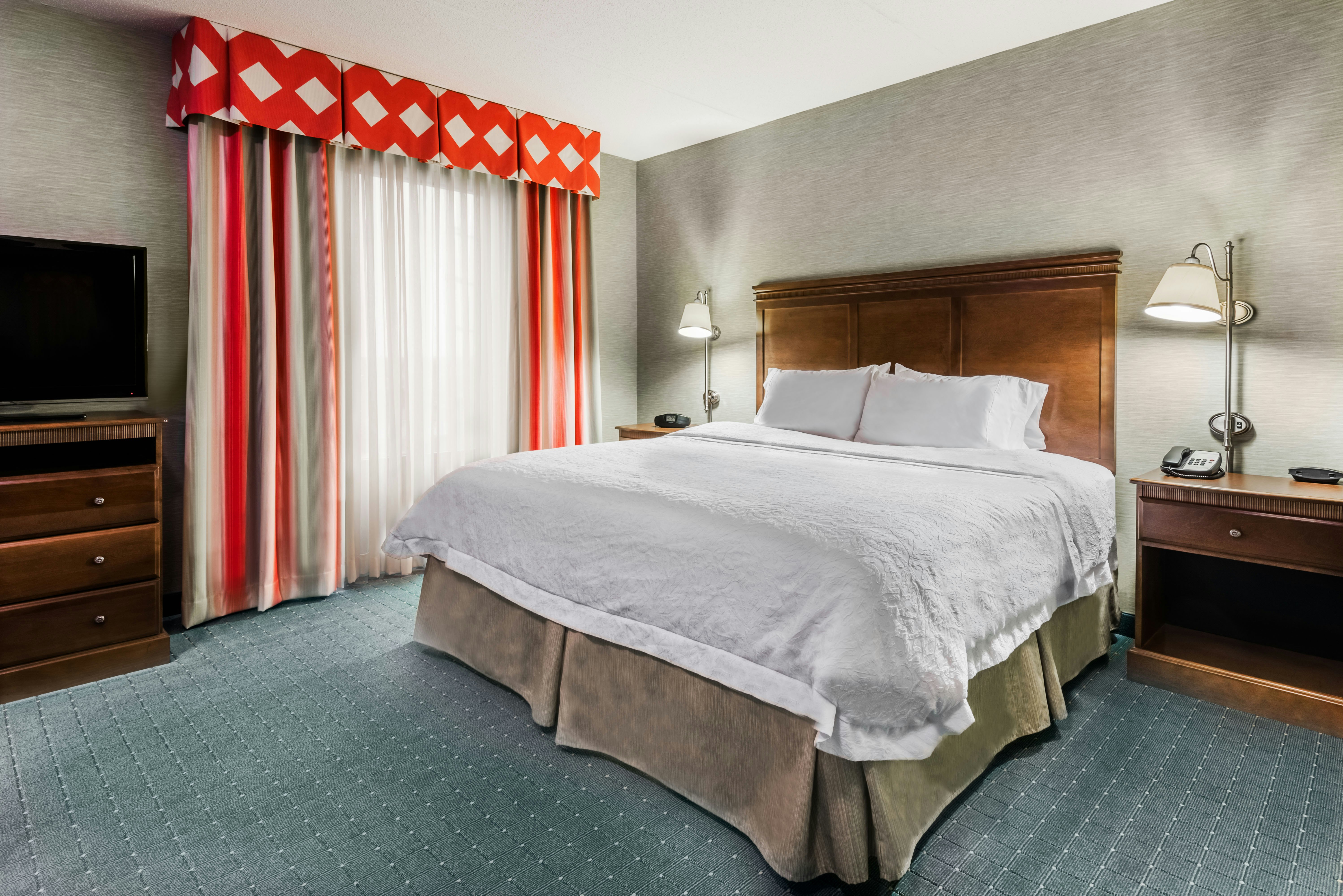 ROOM, KING BED