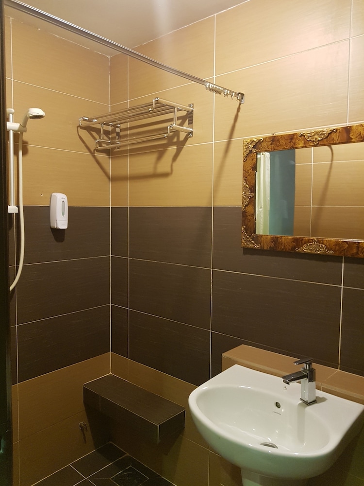 Hotel Golden View Puchong 37/39