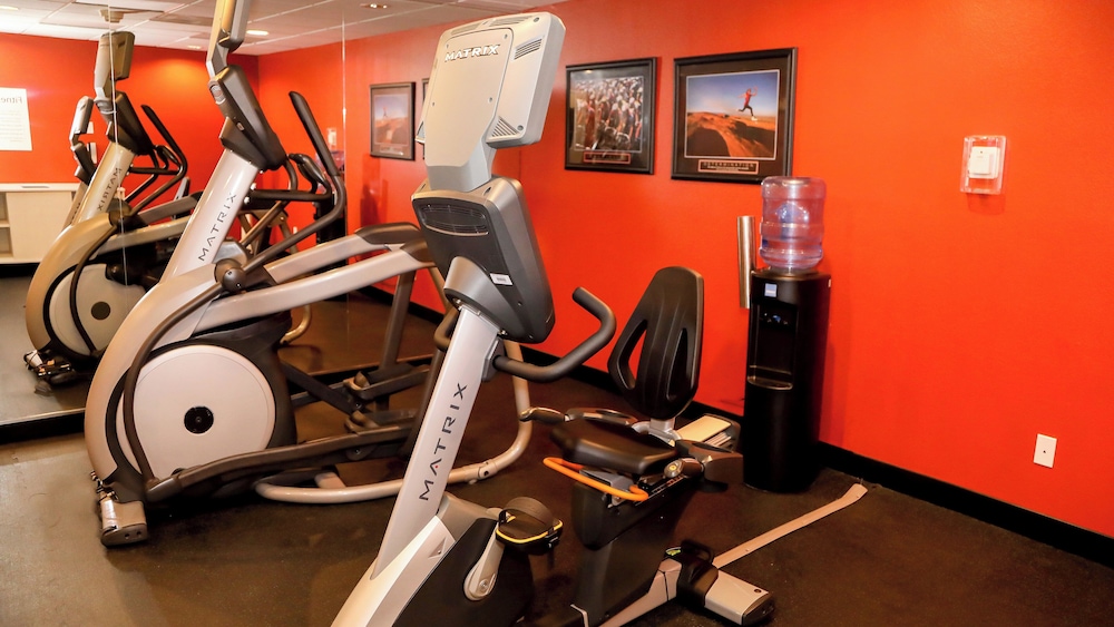 Holiday Inn Express and Suites Colorado Springs North an IHG Hotel 40/67