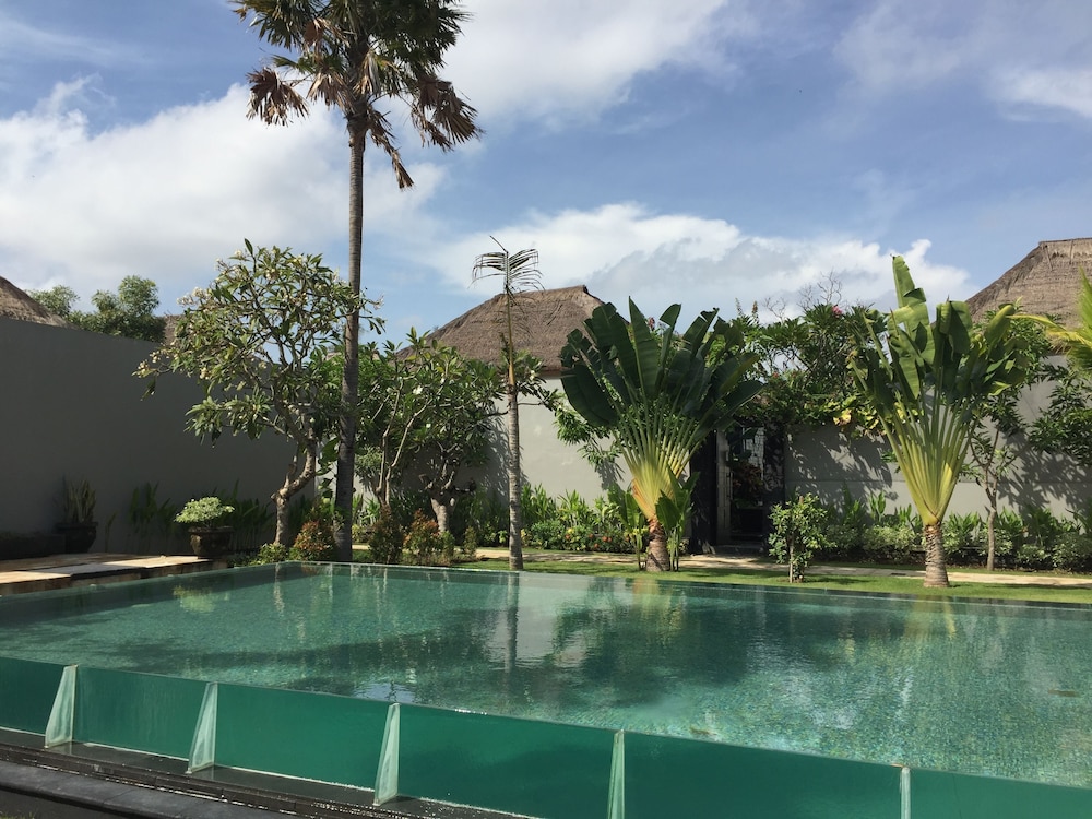 Amor Bali Villas & Spa Resort 72/74