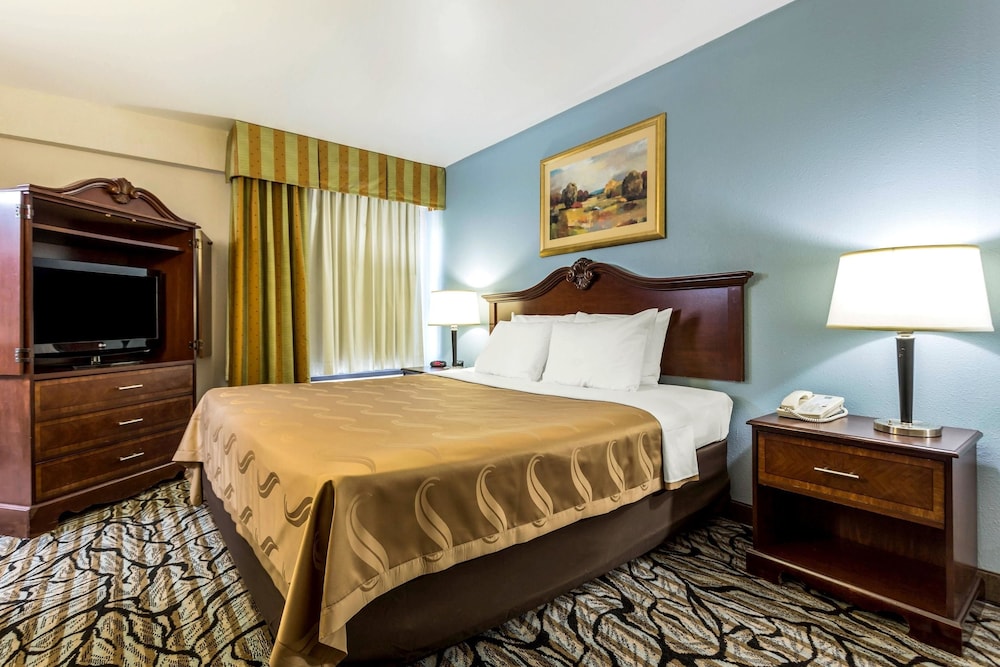 غرفة قياسية بسرير كينج، Quality Inn Fort Mill near Carowinds Blvd. 5/10
