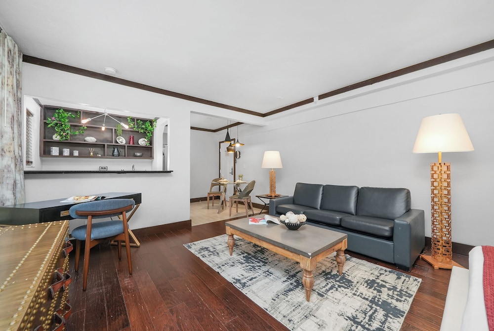 Lincoln Arms Suites 47/73