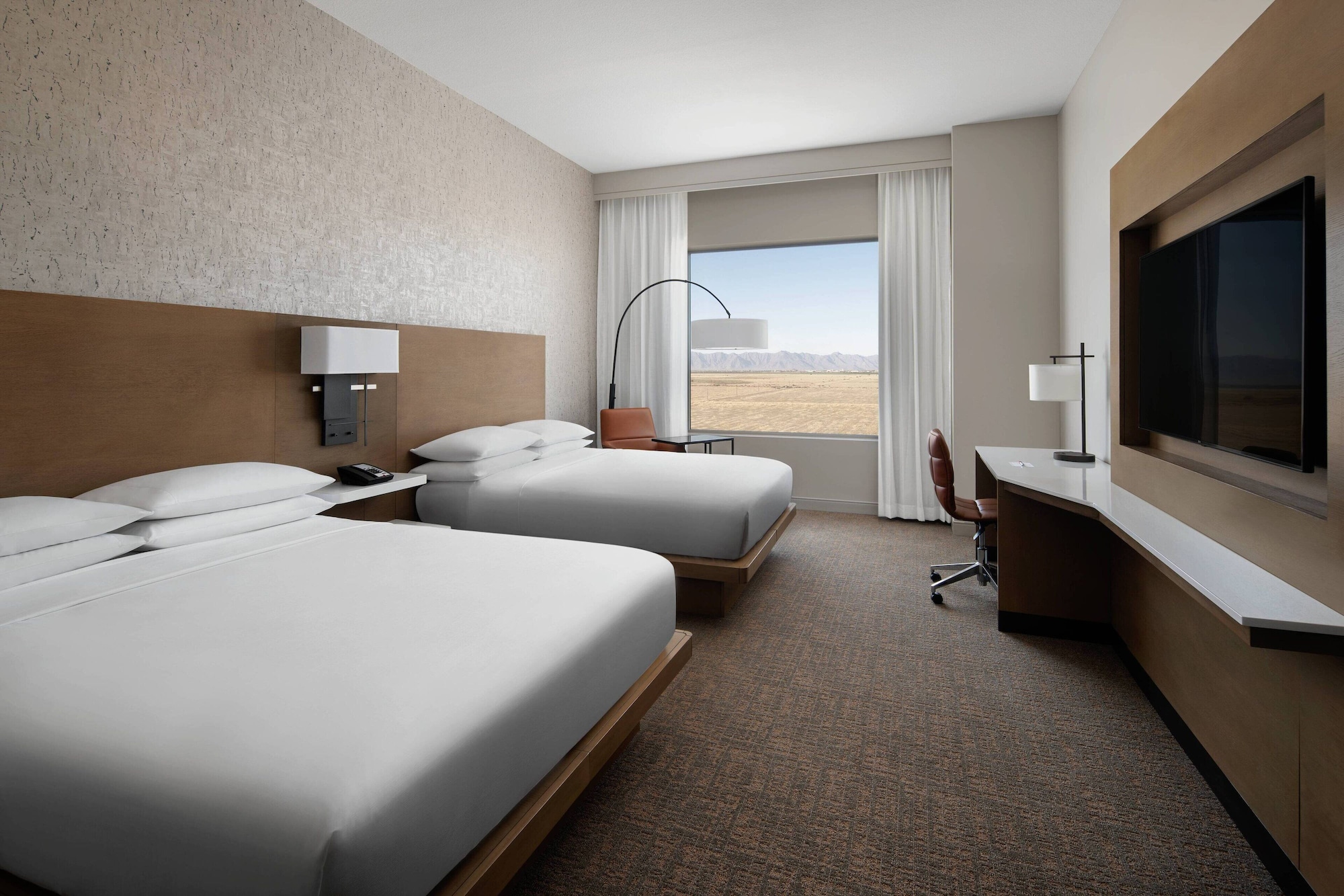 room, 2 queen beds, mountain view
