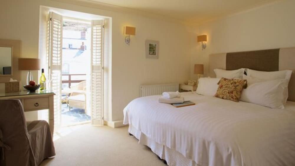 The Lugger Hotel 20/70