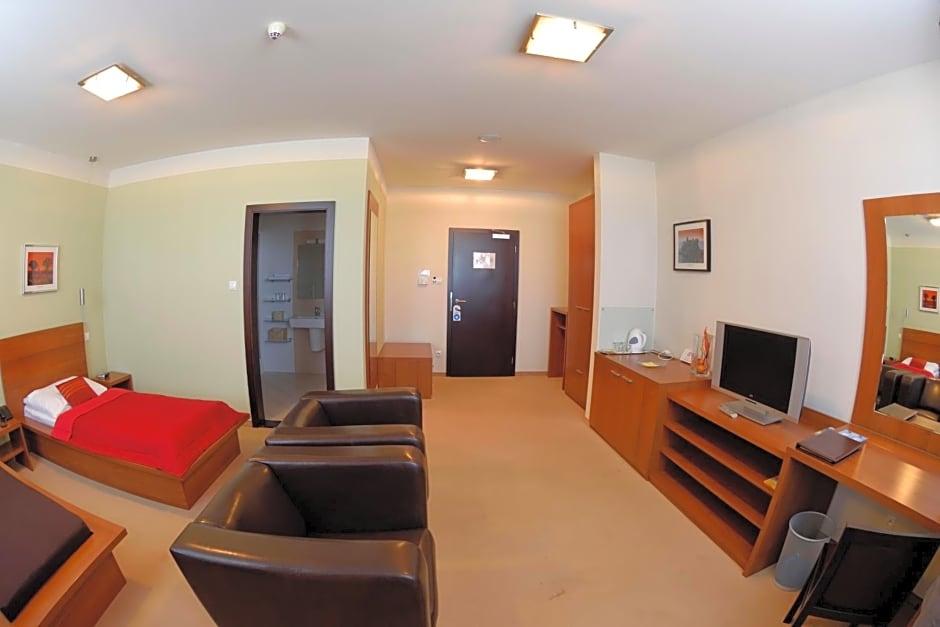 Aston Business Hotel 33/55