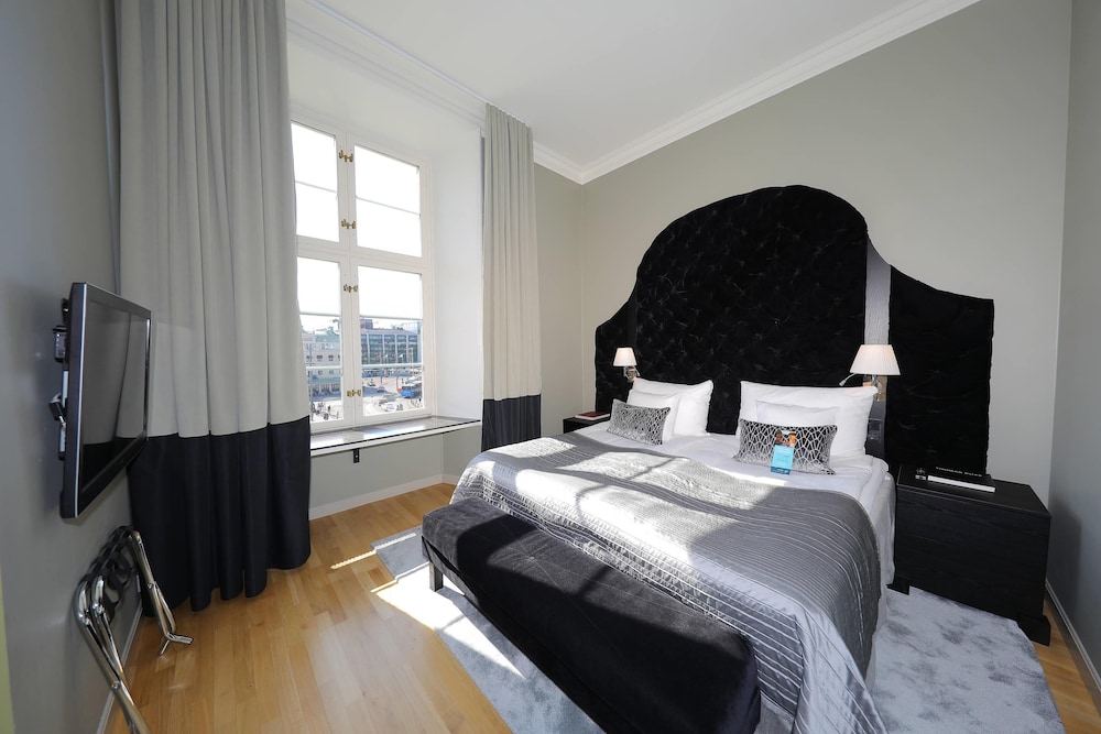 JUNIOR SUITE, DOUBLE BED, SOFA