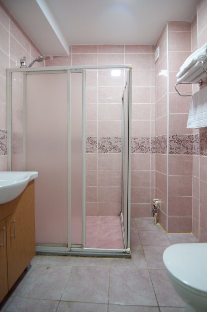 Safran Suites Apart 48/50