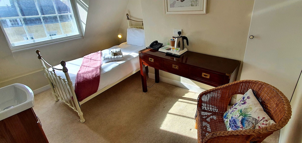 Cathedral Gate Hotel 35/43