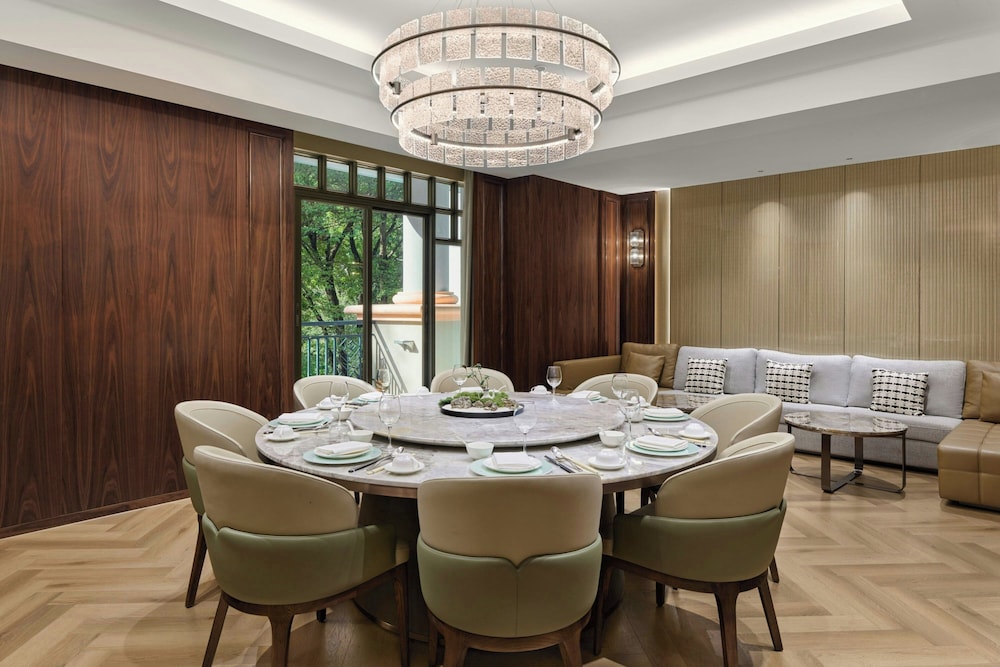 Dongguan Forum Hotel and Apartment 47/50