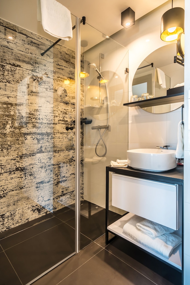 غرفة سوبيريور بسرير كينج وسرير فردي، Up Hotel Budapest 4/5