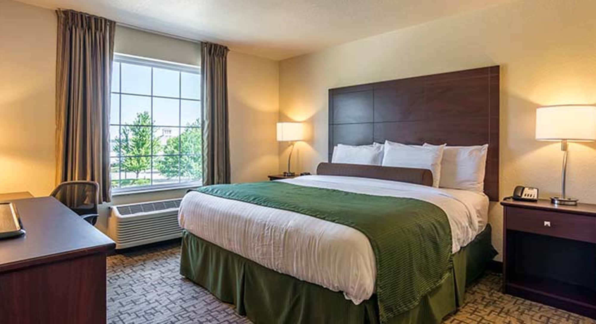 ROOM, KING BED
