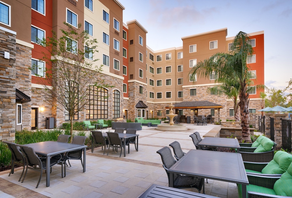 STAYBRIDGE SUITES GAINESVILLE I-75 56/68